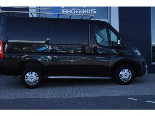 Peugeot Boxer 330 2.0 BlueHDI L1H1 Premium Pack | Cruise Control | Trekhaak | Camera | Imperiaal | Navi | Carpl... ActivLease financial lease