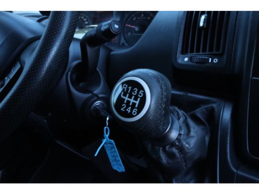 Peugeot Boxer 330 2.0 BlueHDI L1H1 Premium Pack | Cruise Control | Trekhaak | Camera | Imperiaal | Navi | Carpl... ActivLease financial lease
