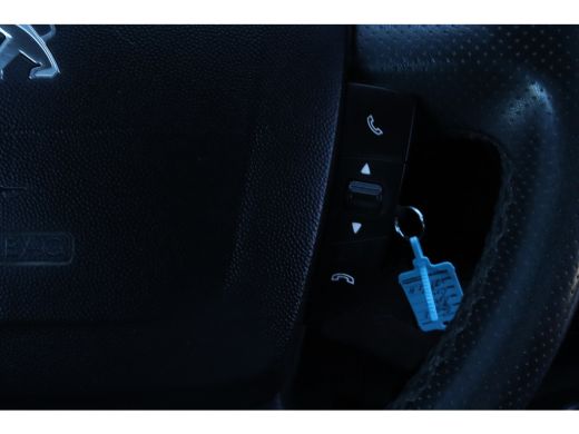 Peugeot Boxer 330 2.0 BlueHDI L1H1 Premium Pack | Cruise Control | Trekhaak | Camera | Imperiaal | Navi | Carpl... ActivLease financial lease