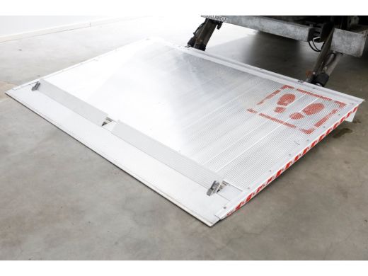 Renault Master T35 2.3 dCi 165pk Bakwagen met laadklep en zijdeur L445cm 02-2022 ActivLease financial lease