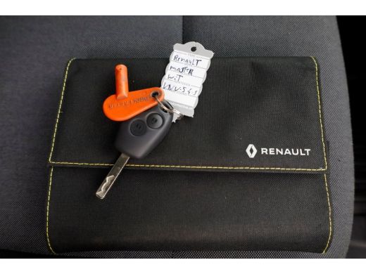 Renault Master T35 2.3 dCi 165pk Bakwagen met laadklep en zijdeur L445cm 02-2022 ActivLease financial lease