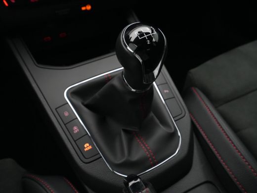 Seat Ibiza 1.0 TSI 95pk FR Business Intense Plus Navigatie Carplay Camera Stoelverwarming Digital Cockpit 284 ActivLease financial lease