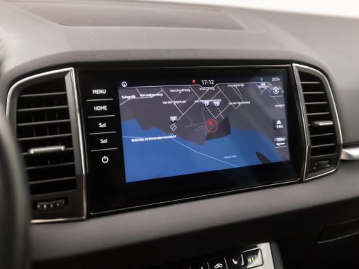 Skoda Karoq 1.0 TSI Sport Deluxe Automaat (APPLE CARPLAY, GROOT NAVI, CAMERA, LEDER/ALCANTARA, STOELVERWARMIN... ActivLease financial lease