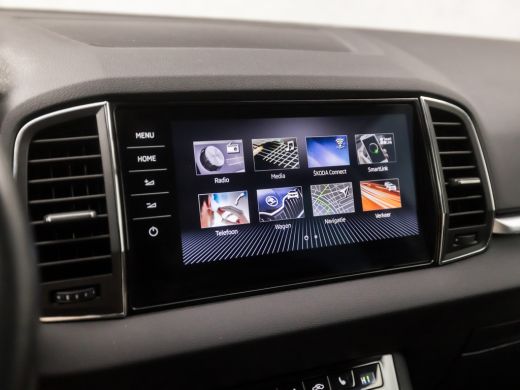 Skoda Karoq 1.0 TSI Sport Deluxe Automaat (APPLE CARPLAY, GROOT NAVI, CAMERA, LEDER/ALCANTARA, STOELVERWARMIN... ActivLease financial lease