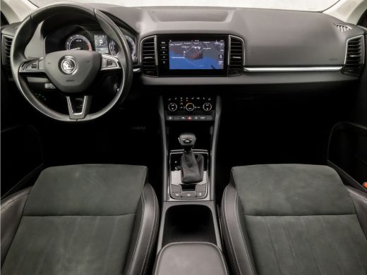 Skoda Karoq 1.0 TSI Sport Deluxe Automaat (APPLE CARPLAY, GROOT NAVI, CAMERA, LEDER/ALCANTARA, STOELVERWARMIN... ActivLease financial lease