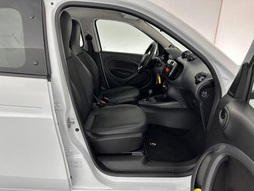 Smart Forfour EQ Essential 18 kWh [ 3-Fase ] (INCL-BTW) Aut. *FULL-LEATHER | AIRCO | CRUISE | DAB+ | COMFORT-SE... ActivLease financial lease
