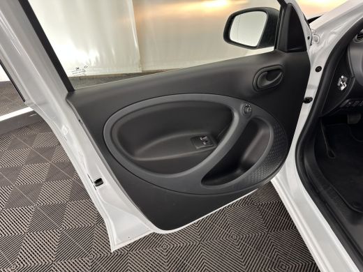 Smart Forfour EQ Essential 18 kWh [ 3-Fase ] (INCL-BTW) Aut. *FULL-LEATHER | AIRCO | CRUISE | DAB+ | COMFORT-SE... ActivLease financial lease