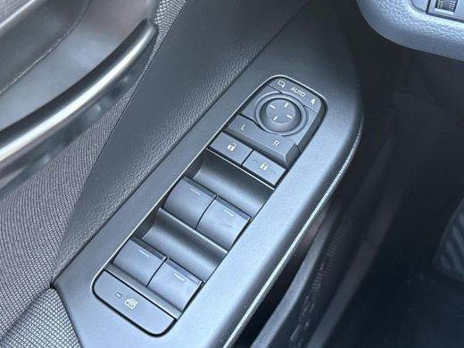 Toyota C-HR 1.8 Hybrid 140 Dynamic **NIEUWE AUTO/ DIRECT LEVERBAAR** ActivLease financial lease