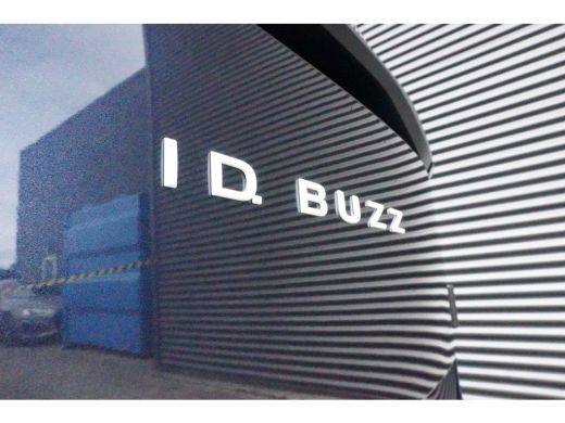 Volkswagen ID. Buzz Cargo Cargo ID. Buzz Cargo 286 pk ID. Buzz Cargo 286 pk, Achteruitrijcamera, Comfortstoelen met armleun... ActivLease financial lease