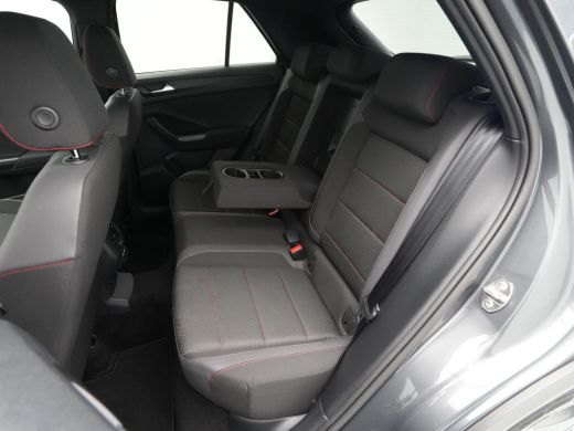 Volkswagen T-Roc 1.5 TSI 150pk Sport Business R Line Navigatie Trekhaak Camera Elek. kofferklep 204 ActivLease financial lease