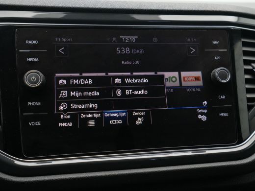 Volkswagen T-Roc 1.5 TSI 150pk Sport Business R Line Navigatie Trekhaak Camera Elek. kofferklep 204 ActivLease financial lease