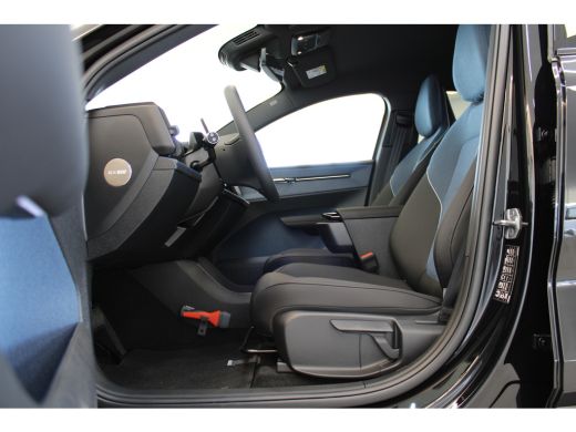 Volvo  EX30 Extended Range 272PK Plus 69kWh | 20" | Black Pack | Climate Pack | Privacy glas ActivLease financial lease
