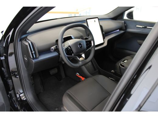 Volvo  EX30 Extended Range 272PK Plus 69kWh | 20" | Black Pack | Climate Pack | Privacy glas ActivLease financial lease