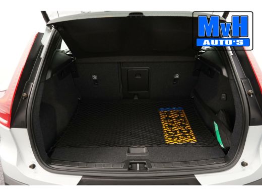 Volvo  XC40 1.5 T3 Momentum Pro 163PK|360ºCAM|Intellisafe|NAP ActivLease financial lease