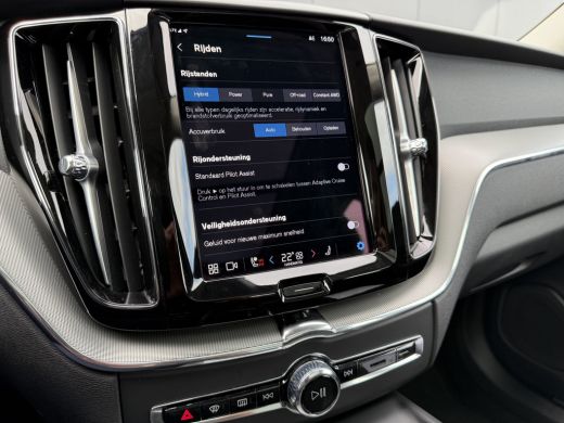 Volvo  XC60 T6 Plug-in hybrid AWD Plus Bright | Trekhaak | 360 Camera | Panoramadak | Elektrische Voorstoelen... ActivLease financial lease