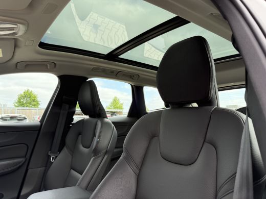 Volvo  XC60 T6 Plug-in hybrid AWD Plus Bright | Trekhaak | 360 Camera | Panoramadak | Elektrische Voorstoelen... ActivLease financial lease