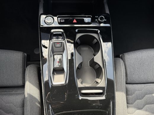 Audi A6 Avant e-tron Avant e-tron S edition 83 kWh | Privacy glas | Rode remzadels | 286 pk ActivLease financial lease