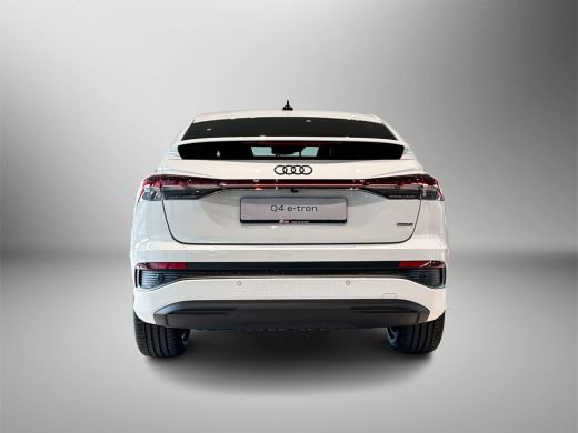 Audi Q4 e-tron 45 quattro Advanced edition 82 kWh Assistentiepakket | Comfortpakket | 286 pk ActivLease financial lease