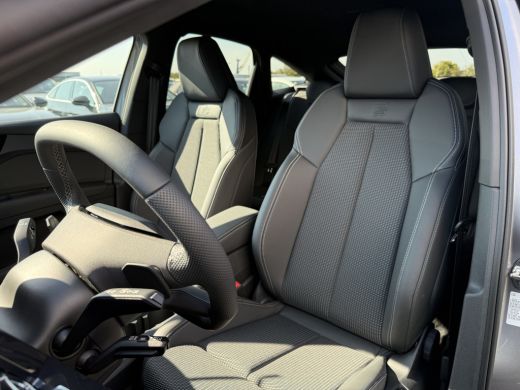 Audi Q4 e-tron 45 quattro S Edition 82 kWh | Trekhaak | Comfortpakket | 286 pk ActivLease financial lease