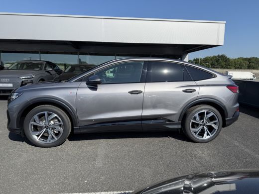 Audi Q4 e-tron 45 quattro S Edition 82 kWh | Trekhaak | Comfortpakket | 286 pk ActivLease financial lease