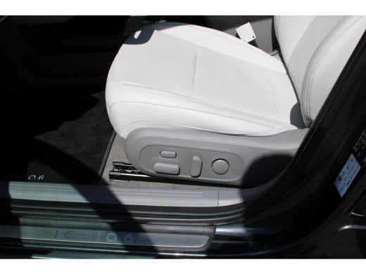 Hyundai IONIQ 6 Lounge 77.4 kWh | Wit interieur | Weinig kilometers | 360 graden camera | Elektrisch bedienbare v... ActivLease financial lease