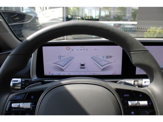 Hyundai IONIQ 6 Lounge 77.4 kWh | Wit interieur | Weinig kilometers | 360 graden camera | Elektrisch bedienbare v... ActivLease financial lease
