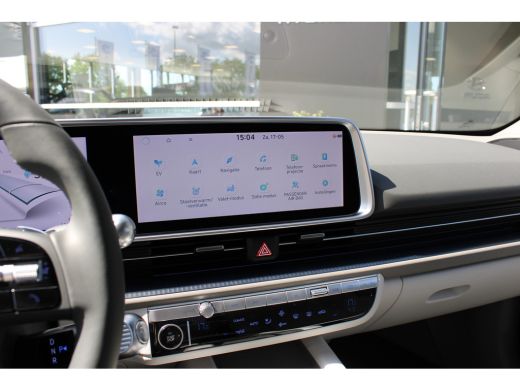 Hyundai IONIQ 6 Lounge 77.4 kWh | Wit interieur | Weinig kilometers | 360 graden camera | Elektrisch bedienbare v... ActivLease financial lease