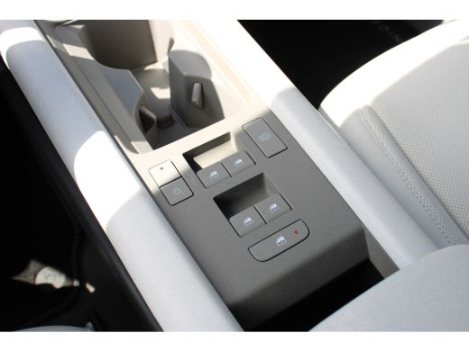 Hyundai IONIQ 6 Lounge 77.4 kWh | Wit interieur | Weinig kilometers | 360 graden camera | Elektrisch bedienbare v... ActivLease financial lease