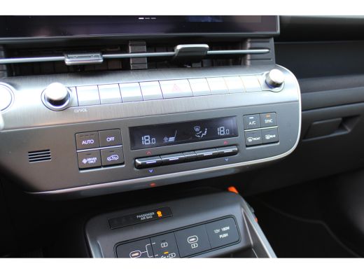 Hyundai KONA Electric Comfort Smart 65.4 kWh | Stoelbekleding, stof | Achteruitrijcamera | Parkeersensoren achter | Sto... ActivLease financial lease