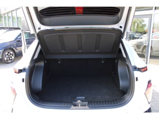 Hyundai KONA Electric Comfort Smart 65.4 kWh | Stoelbekleding, stof | Achteruitrijcamera | Parkeersensoren achter | Sto... ActivLease financial lease
