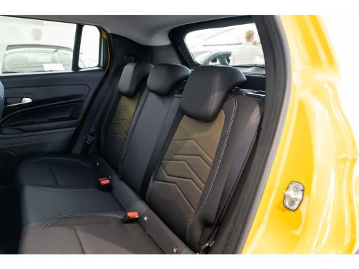 Jeep Avenger Summit 54 kWh | Warmtepomp | Climate Controle | Camera | LM | Apple Carplay & Android auto | ActivLease financial lease
