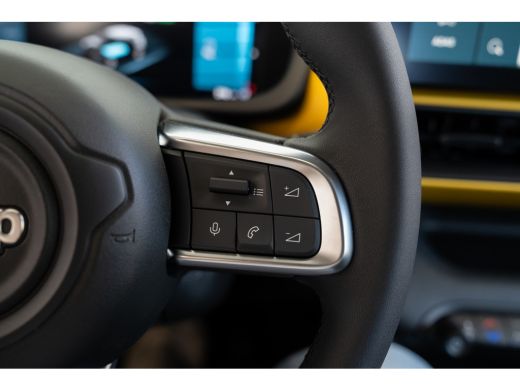 Jeep Avenger Summit 54 kWh | Warmtepomp | Climate Controle | Camera | LM | Apple Carplay & Android auto | ActivLease financial lease