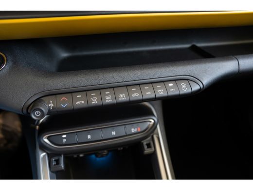 Jeep Avenger Summit 54 kWh | Warmtepomp | Climate Controle | Camera | LM | Apple Carplay & Android auto | ActivLease financial lease