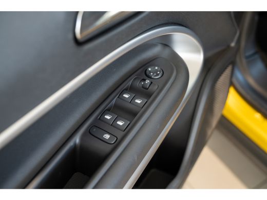 Jeep Avenger Summit 54 kWh | Warmtepomp | Climate Controle | Camera | LM | Apple Carplay & Android auto | ActivLease financial lease