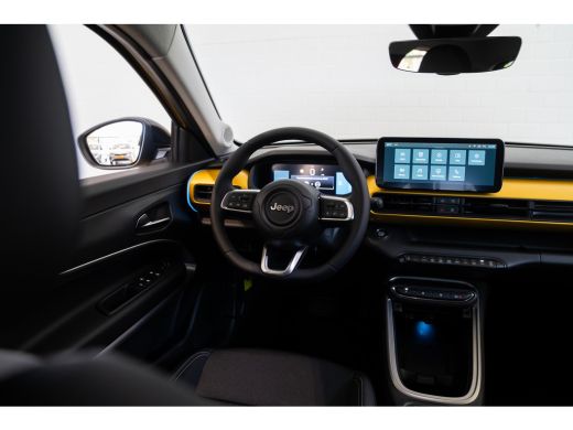 Jeep Avenger Summit 54 kWh | Warmtepomp | Climate Controle | Camera | LM | Apple Carplay & Android auto | ActivLease financial lease