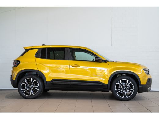 Jeep Avenger Summit 54 kWh | Warmtepomp | Climate Controle | Camera | LM | Apple Carplay & Android auto | ActivLease financial lease