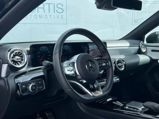 Mercedes-Benz A-Klasse 180 Business Solution AMG NL AUTO | CAMERA | STOELVERW | SFEERVERLICHTING | ActivLease financial lease