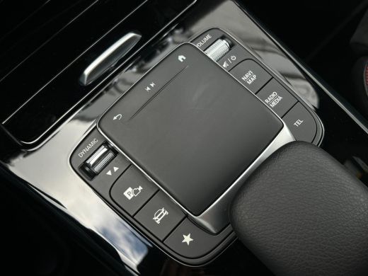 Mercedes-Benz A-Klasse 180 Business Solution AMG NL AUTO | CAMERA | STOELVERW | SFEERVERLICHTING | ActivLease financial lease