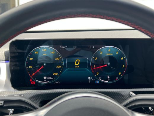 Mercedes-Benz A-Klasse 180 Business Solution AMG NL AUTO | CAMERA | STOELVERW | SFEERVERLICHTING | ActivLease financial lease