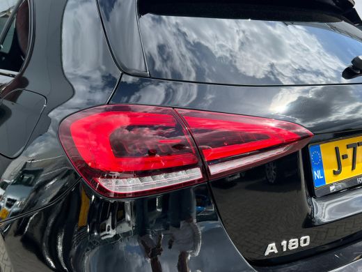 Mercedes-Benz A-Klasse 180 Business Solution AMG NL AUTO | CAMERA | STOELVERW | SFEERVERLICHTING | ActivLease financial lease