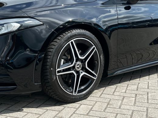 Mercedes-Benz A-Klasse 180 Business Solution AMG NL AUTO | CAMERA | STOELVERW | SFEERVERLICHTING | ActivLease financial lease