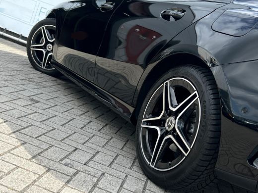 Mercedes-Benz A-Klasse 180 Business Solution AMG NL AUTO | CAMERA | STOELVERW | SFEERVERLICHTING | ActivLease financial lease