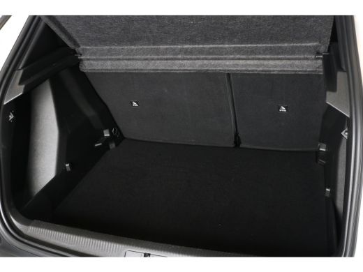 Peugeot 2008 1.2 PureTech Active Pack 100 | Navi | Cruise | Clima | Parkeersensoren | Parelmoer | 16" Lichtmet... ActivLease financial lease