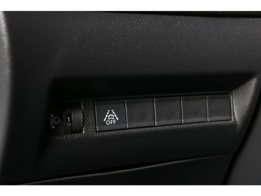 Peugeot 2008 1.2 PureTech Active Pack 100 | Navi | Cruise | Clima | Parkeersensoren | Parelmoer | 16" Lichtmet... ActivLease financial lease