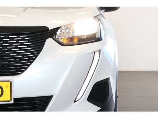 Peugeot 2008 1.2 PureTech Active Pack 100 | Navi | Cruise | Clima | Parkeersensoren | Parelmoer | 16" Lichtmet... ActivLease financial lease
