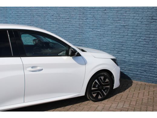 Peugeot 208 1.2 PureTech 100 Allure | Navigatie | Camera | Apple carplay | Trekhaak | Nieuw | ActivLease financial lease