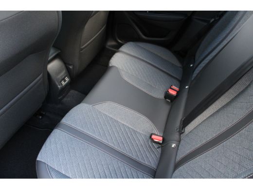Peugeot 208 1.2 PureTech 100 Allure | Navigatie | Camera | Apple carplay | Trekhaak | Nieuw | ActivLease financial lease