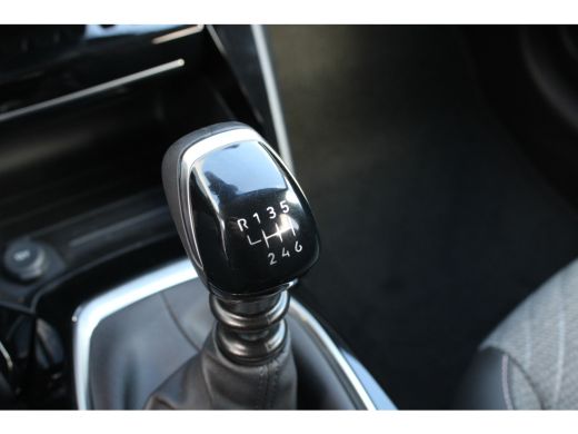Peugeot 208 1.2 PureTech 100 Allure | Navigatie | Camera | Apple carplay | Trekhaak | Nieuw | ActivLease financial lease