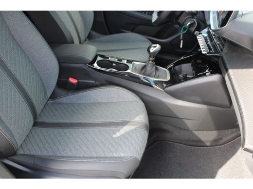 Peugeot 208 1.2 PureTech 100 Allure | Navigatie | Camera | Apple carplay | Trekhaak | Nieuw | ActivLease financial lease