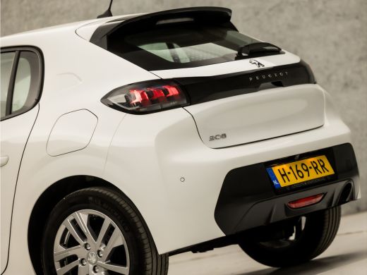 Peugeot 208 1.2 PureTech Sport (APPLE CARPLAY, GROOT NAVI, 360 CAMERA, LM VELGEN, SPORTSTOELEN, PARKEERSENSOR... ActivLease financial lease
